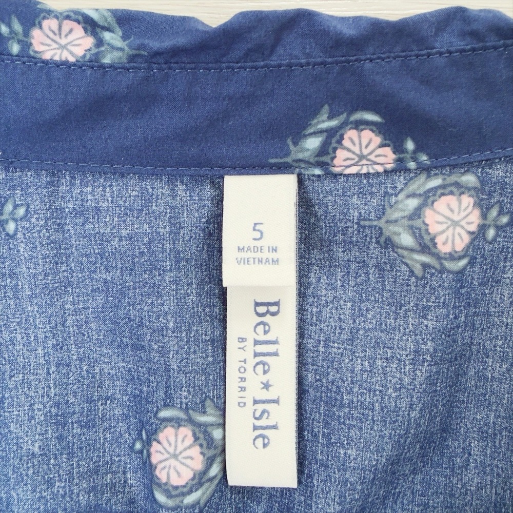 Torrid Belle Isle Top Womens Size 5X Plus Blue Floral Peter Pan Collar Button Up - Picture 7 of 10